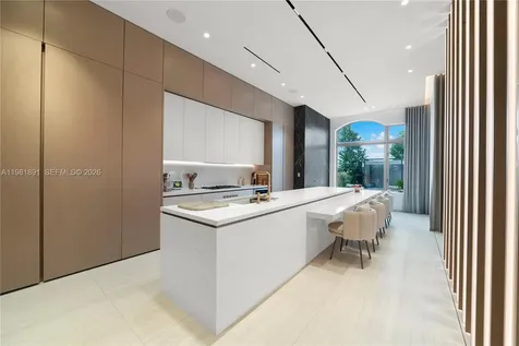 1522 Island Boulevard Aventura FL 33160