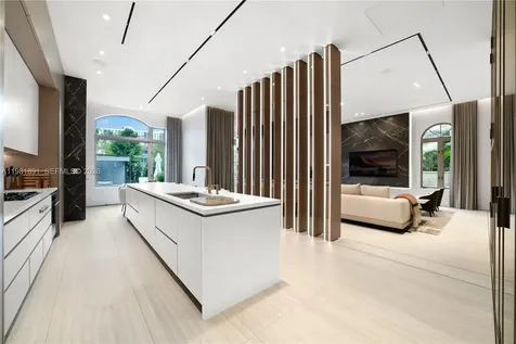 1522 Island Boulevard Aventura FL 33160