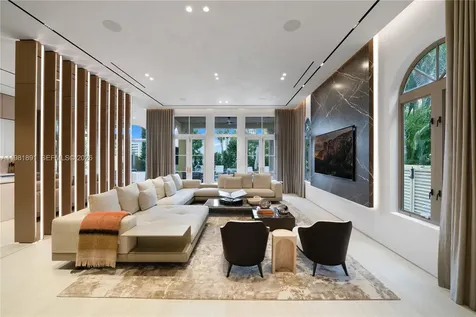 1522 Island Boulevard Aventura FL 33160