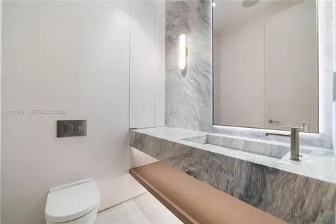 1522 Island Boulevard Aventura FL 33160