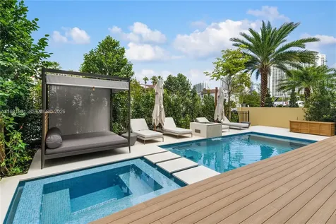 1522 Island Boulevard Aventura FL 33160