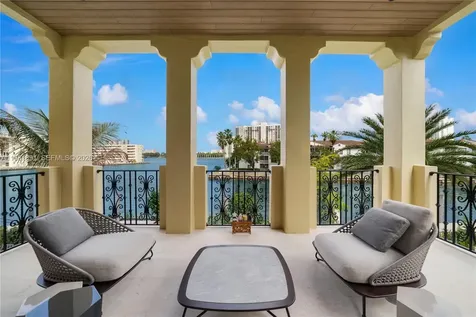 1522 Island Boulevard Aventura FL 33160