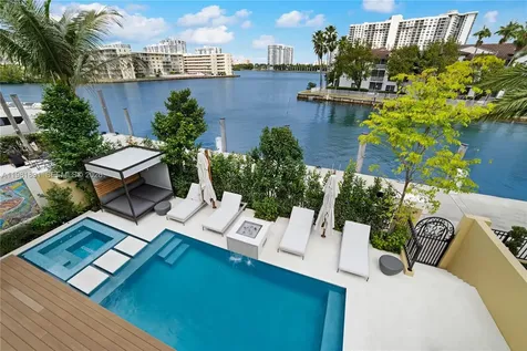 1522 Island Boulevard Aventura FL 33160