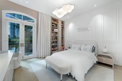 1522 Island Boulevard Aventura FL 33160