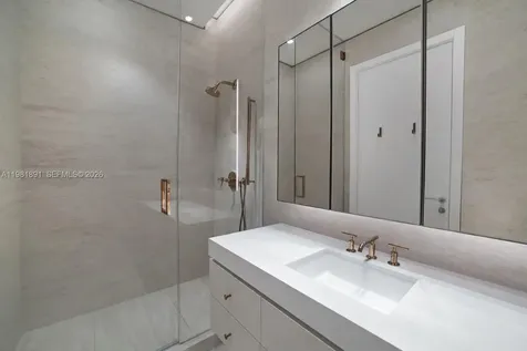 1522 Island Boulevard Aventura FL 33160