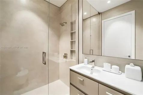 1522 Island Boulevard Aventura FL 33160