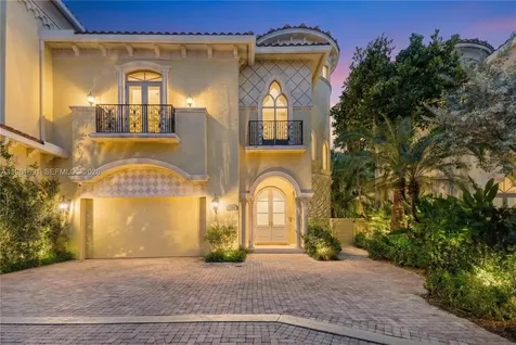 1522 Island Boulevard Aventura FL 33160