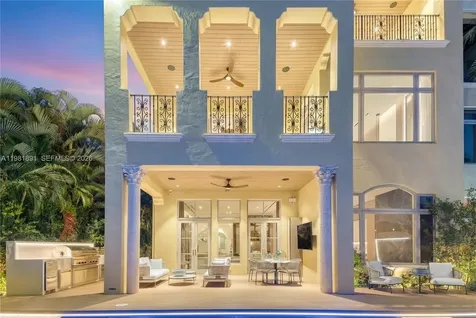 1522 Island Boulevard Aventura FL 33160