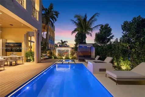 1522 Island Boulevard Aventura FL 33160