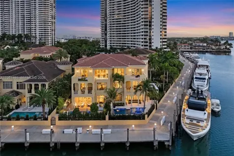 1522 Island Boulevard Aventura FL 33160