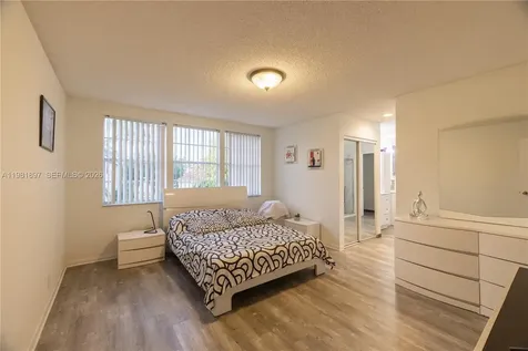 365 Somerset Way Weston FL 33326