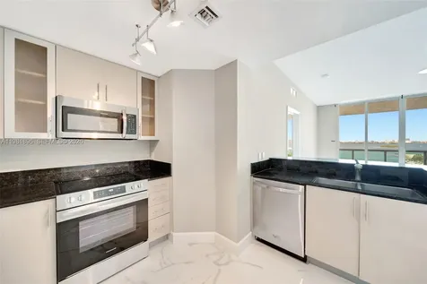 7900 Harbor Island Drive North Bay Village FL 33141