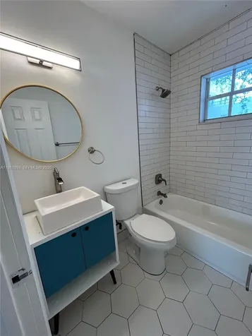 571 NE 67th Miami FL 33138