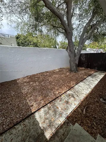 571 NE 67th Miami FL 33138