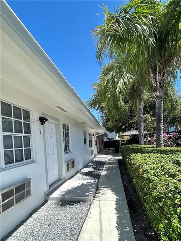 571 NE 67th Miami FL 33138