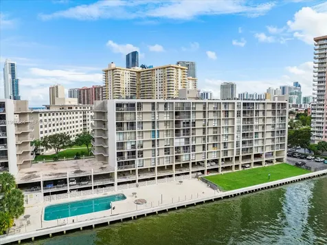 17500 N Bay Road Sunny Isles Beach FL 33160