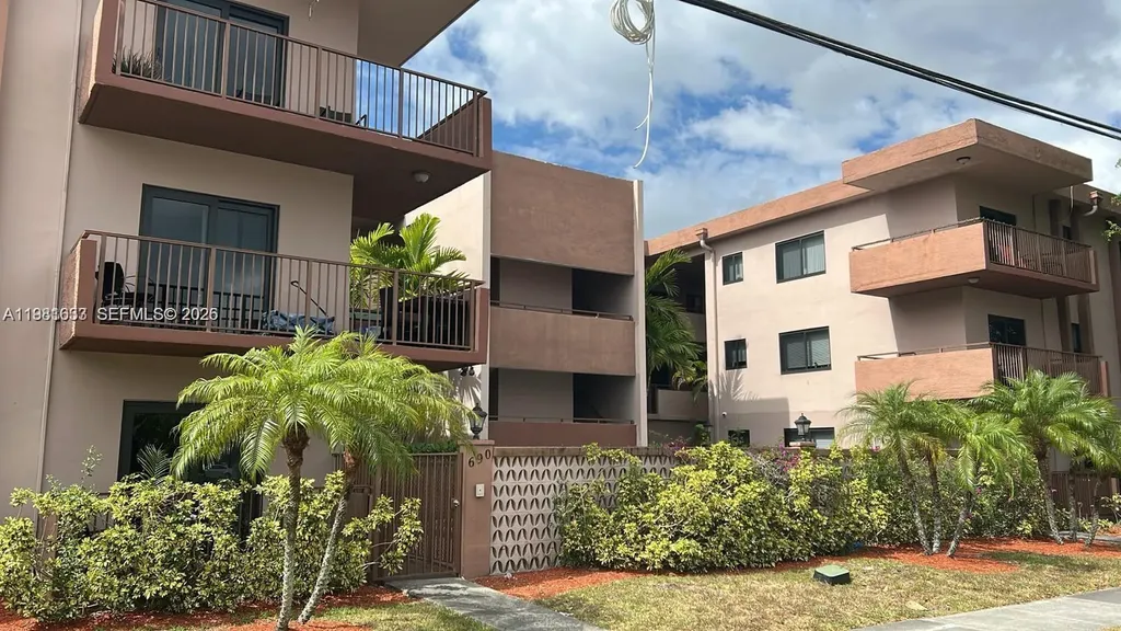 690 NE 123rd Street North Miami FL 33161