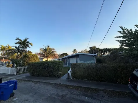 354 NE 173rd Street North Miami Beach FL 33162