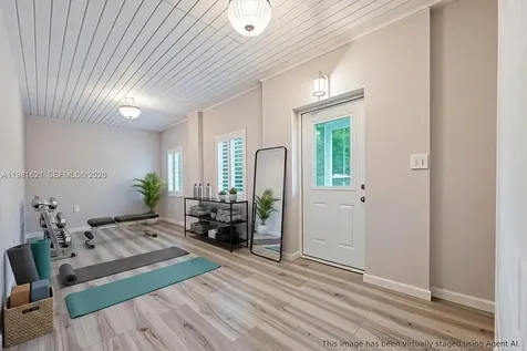 6350 NW 39th Terrace Virginia Gardens FL 33166