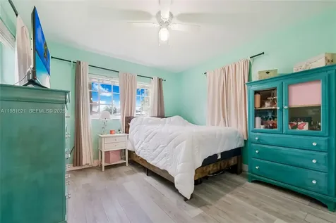 6350 NW 39th Terrace Virginia Gardens FL 33166