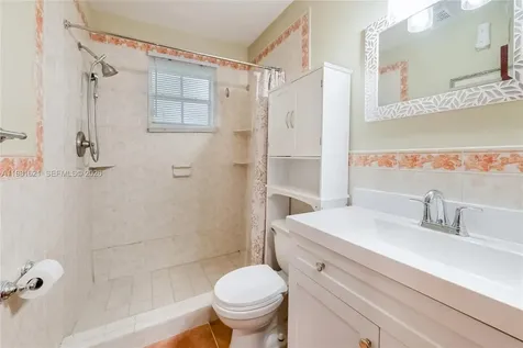 6350 NW 39th Terrace Virginia Gardens FL 33166