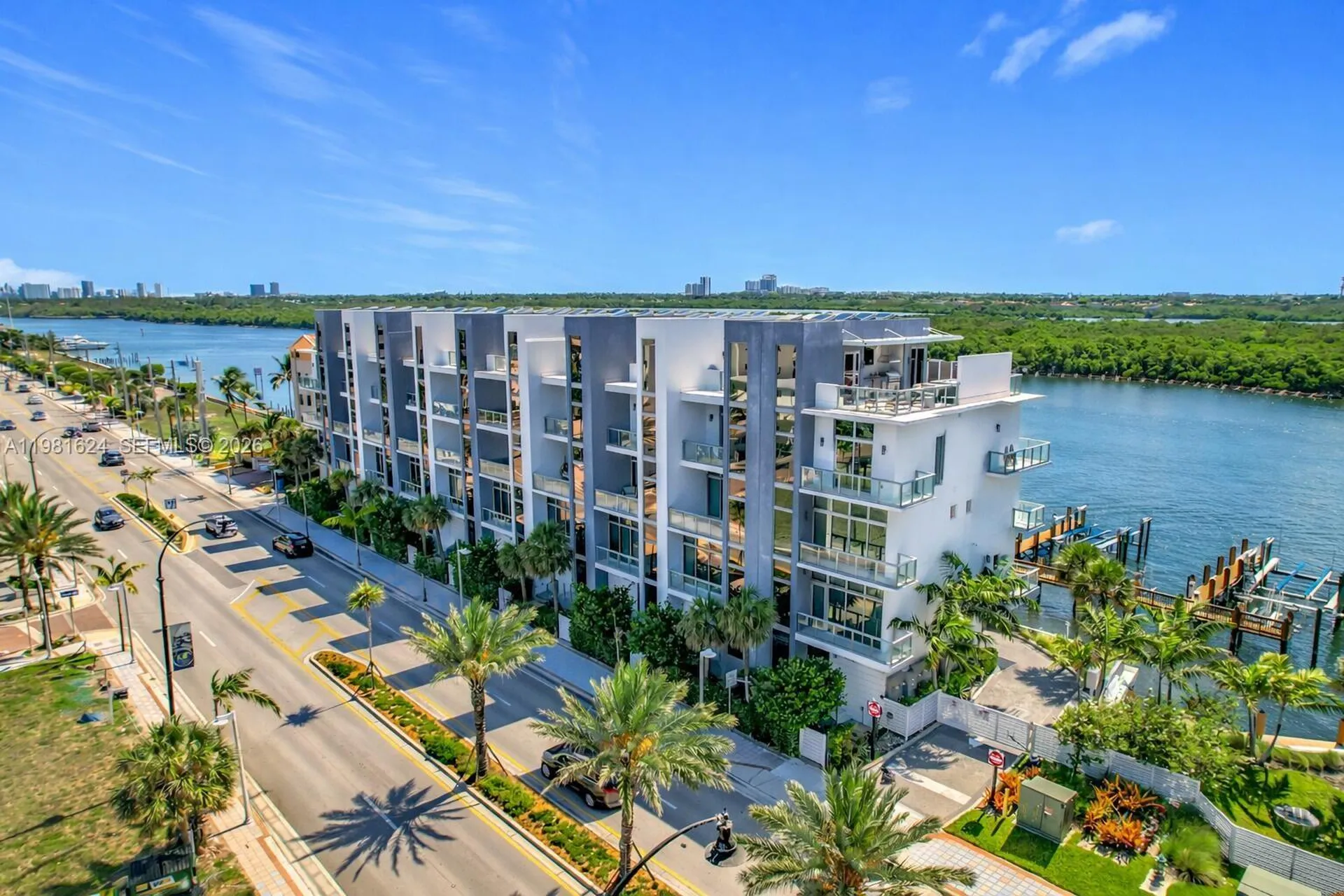 2890 N Ocean Drive Hollywood FL 33019
