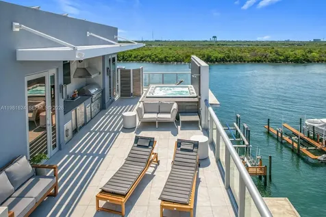 2890 N Ocean Drive Hollywood FL 33019