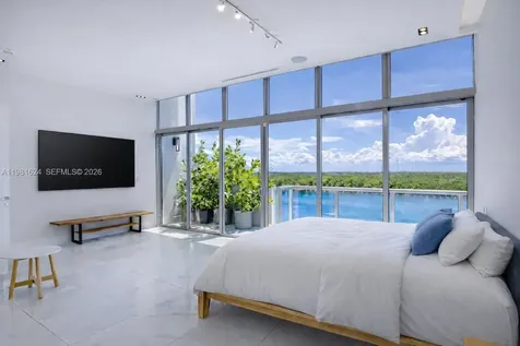 2890 N Ocean Drive Hollywood FL 33019