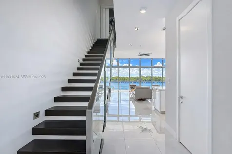 2890 N Ocean Drive Hollywood FL 33019