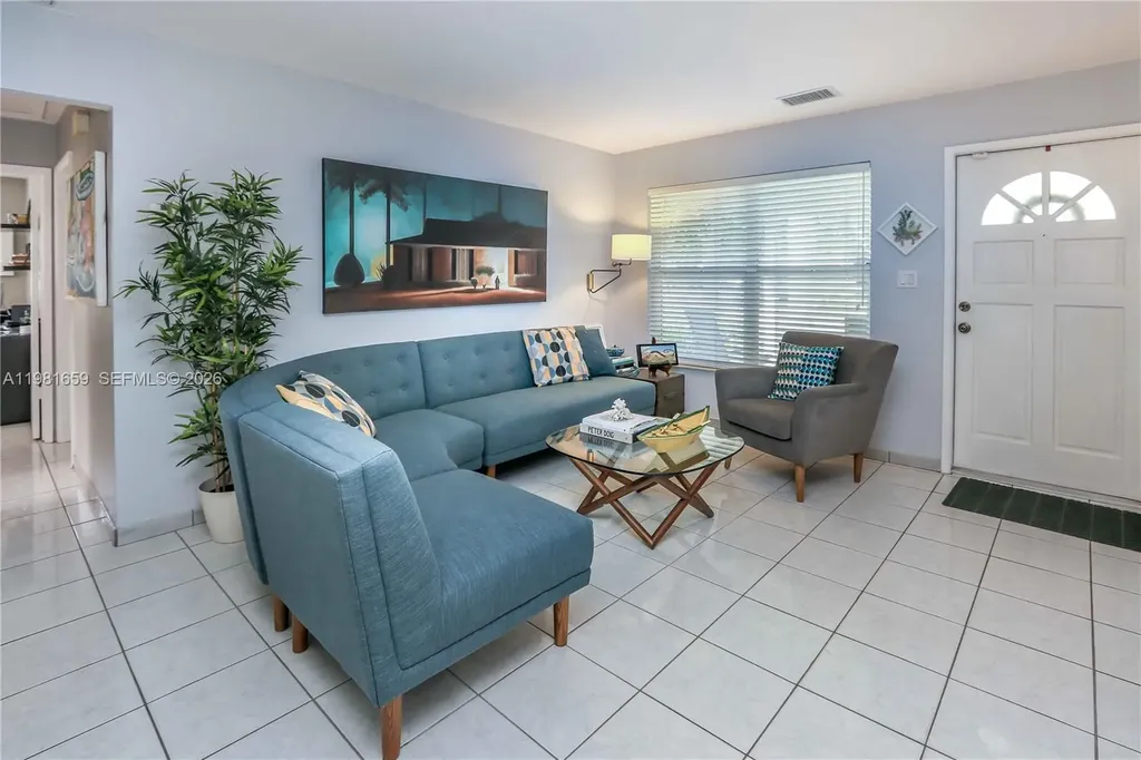 2209 N 15th Avenue Hollywood FL 33020
