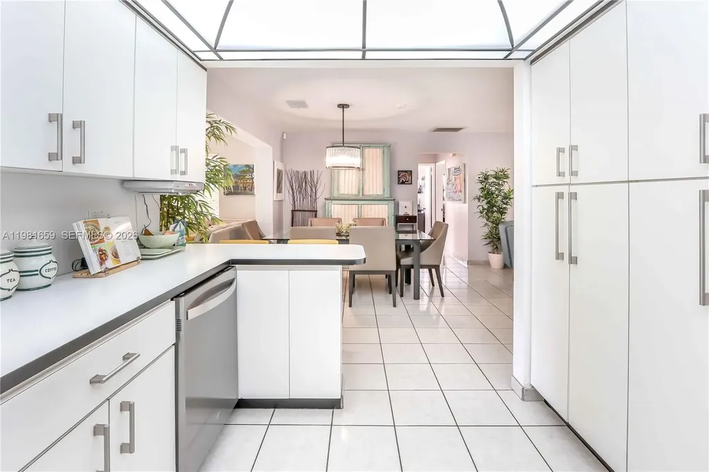 2209 N 15th Avenue Hollywood FL 33020