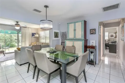 2209 N 15th Avenue Hollywood FL 33020