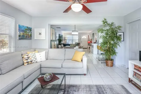 2209 N 15th Avenue Hollywood FL 33020