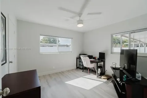 1710 NW 106th Terrace Pembroke Pines FL 33026