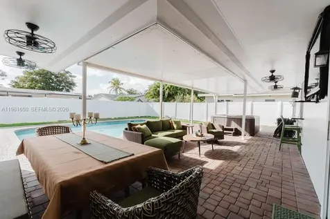 1710 NW 106th Terrace Pembroke Pines FL 33026