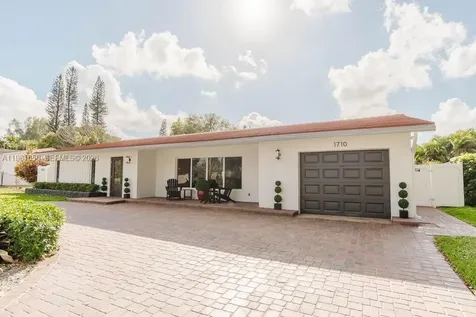 1710 NW 106th Terrace Pembroke Pines FL 33026