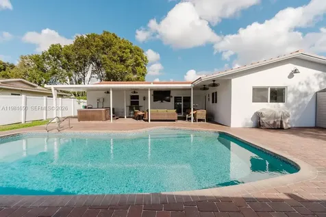 1710 NW 106th Terrace Pembroke Pines FL 33026