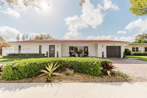 1710 NW 106th Terrace Pembroke Pines FL 33026