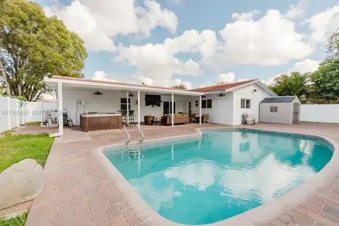1710 NW 106th Terrace Pembroke Pines FL 33026