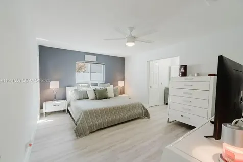 1710 NW 106th Terrace Pembroke Pines FL 33026