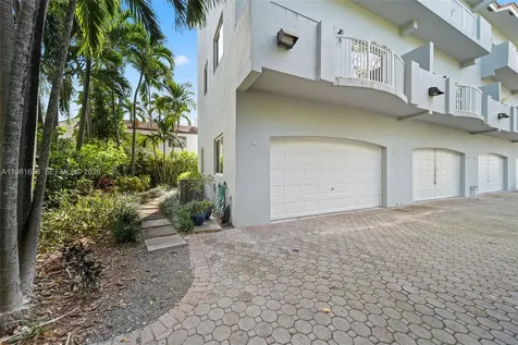 2951 Virginia Street Miami FL 33133