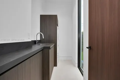 4231 SW 11th Street Miami FL 33134