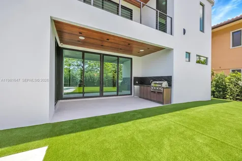 4231 SW 11th Street Miami FL 33134