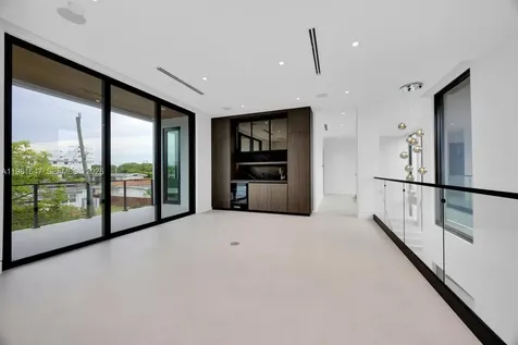 4231 SW 11th Street Miami FL 33134