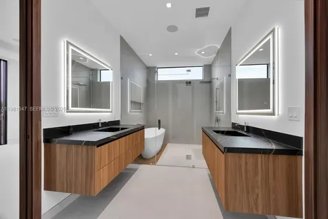 4231 SW 11th Street Miami FL 33134