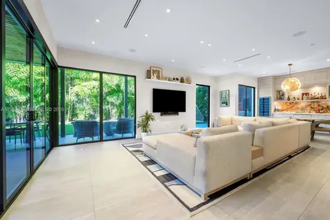 7900 SW 54th Avenue Miami FL 33143