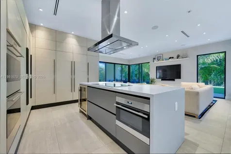 7900 SW 54th Avenue Miami FL 33143