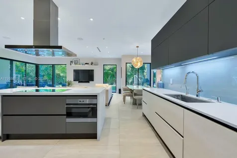 7900 SW 54th Avenue Miami FL 33143