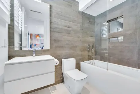 7900 SW 54th Avenue Miami FL 33143