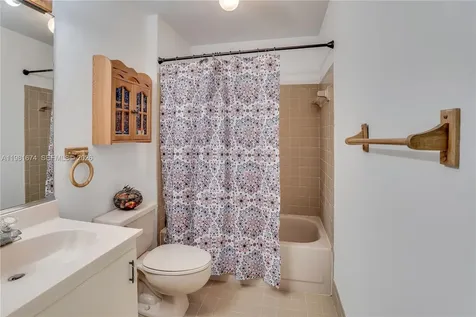 7641 NW 99th Avenue Tamarac FL 33321
